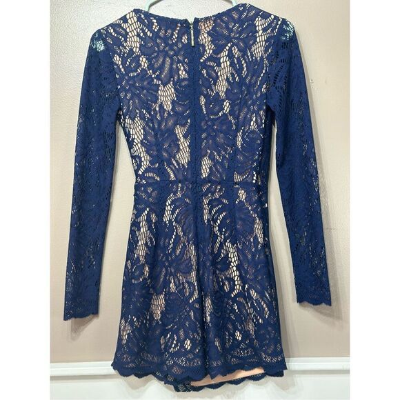 NWOT Lilly Pultizer Navy Blue Lace Long Sleeve Tiki Wrap Skort Romper One Piece - Picture 13 of 14